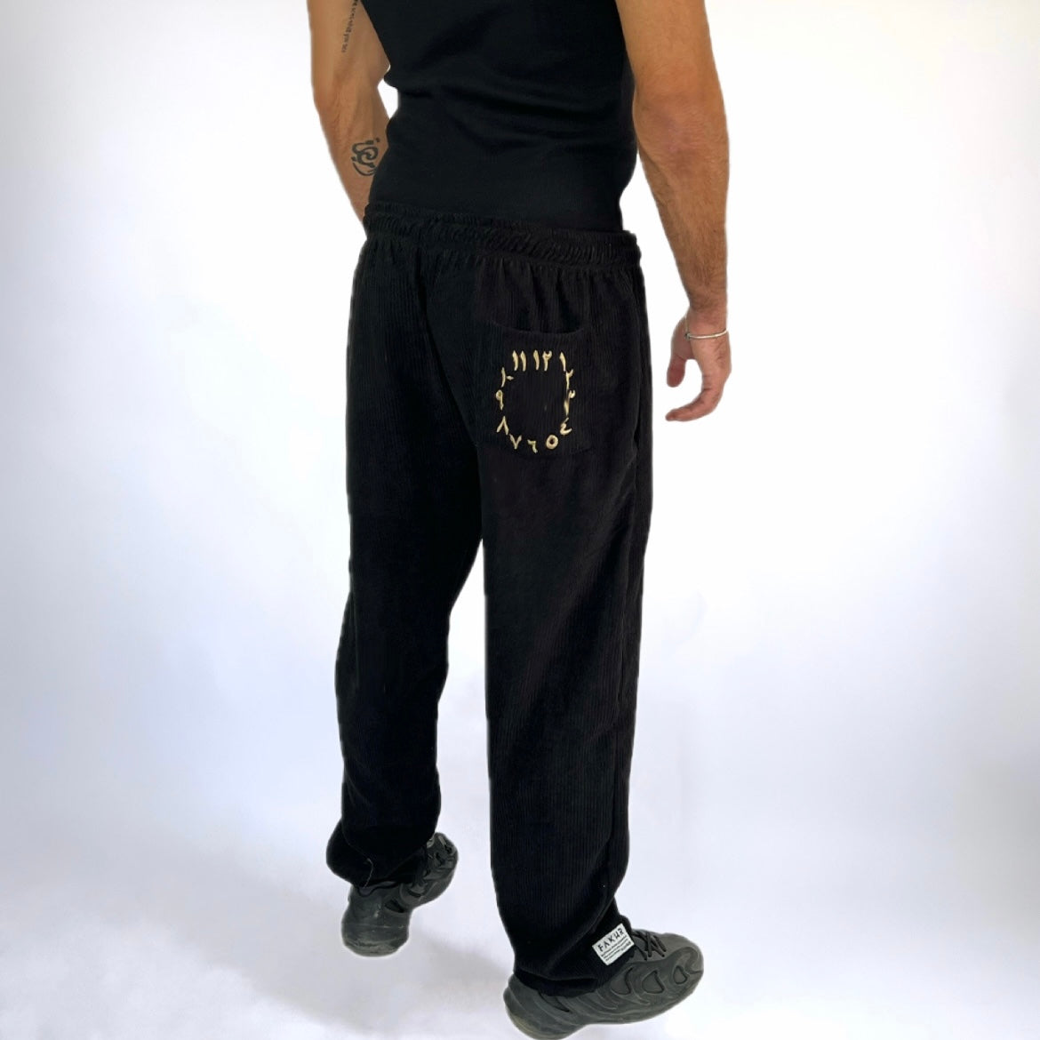 Timeless III suede pants